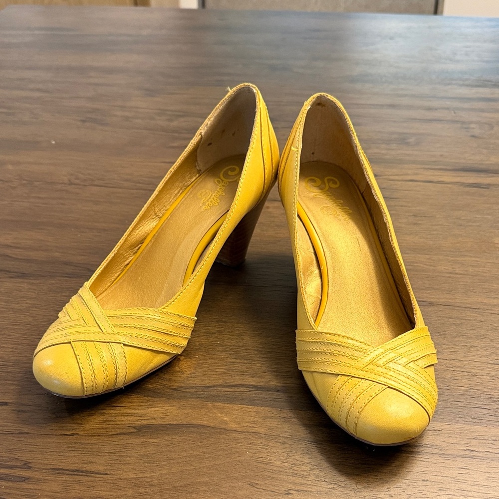 Seychelles Mustard Yellow Heels
